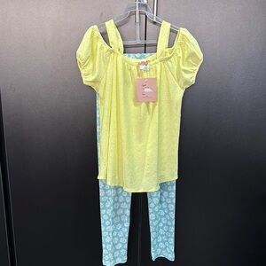 Duchess 2 piece set, on/off shoulder,short sleeve eyelet top, soft leggings